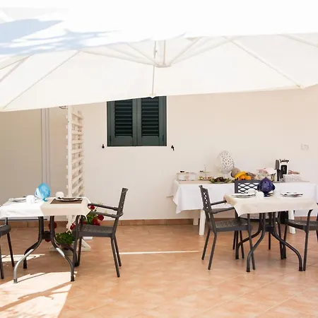 Li Pumi Bed & Breakfast Alliste